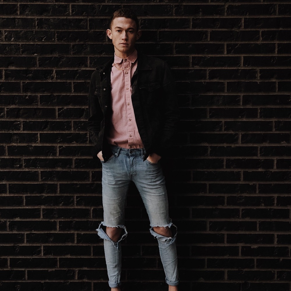 Meet your Posher, Levi